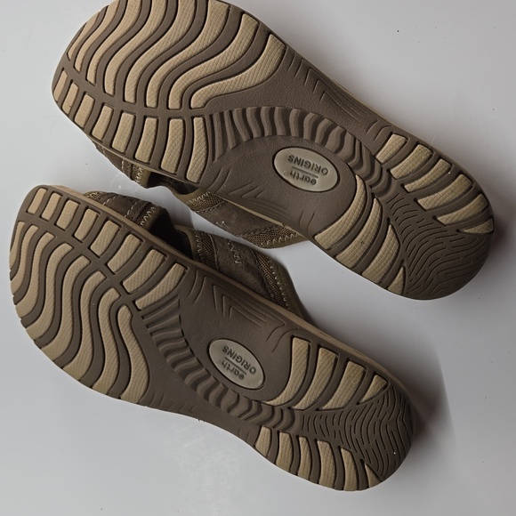 NEW Earth Origins Sandals - Picture 2 of 4